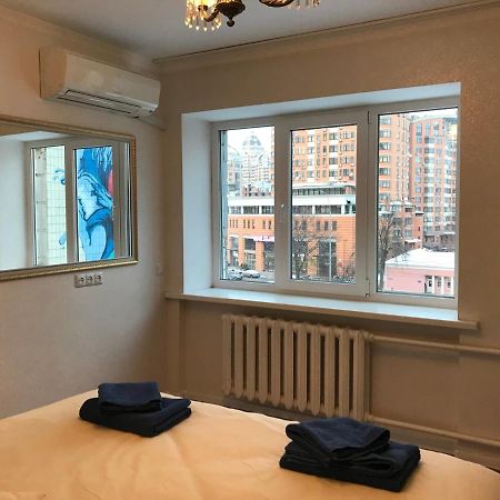 Sunny Apartment Overlooking The Royal Village Київ Екстер'єр фото