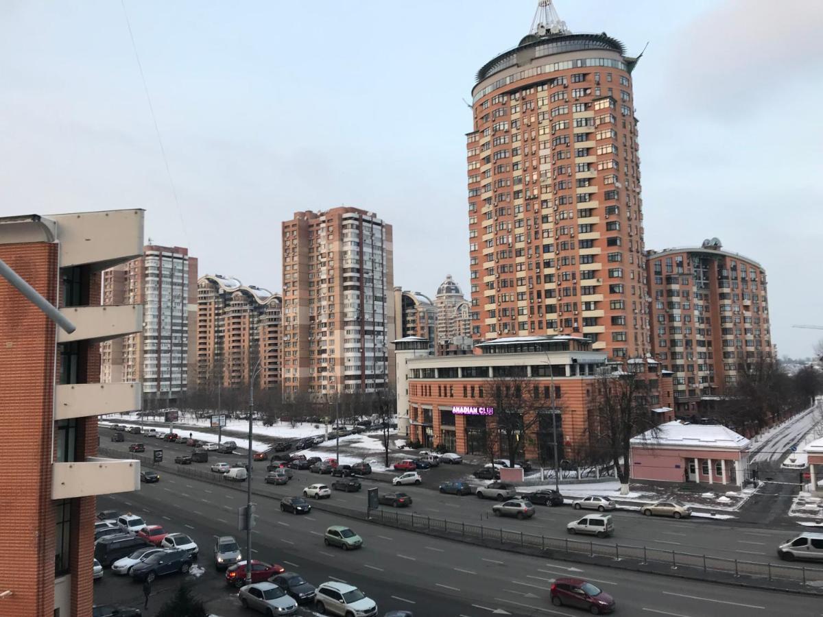 Sunny Apartment Overlooking The Royal Village Київ Екстер'єр фото