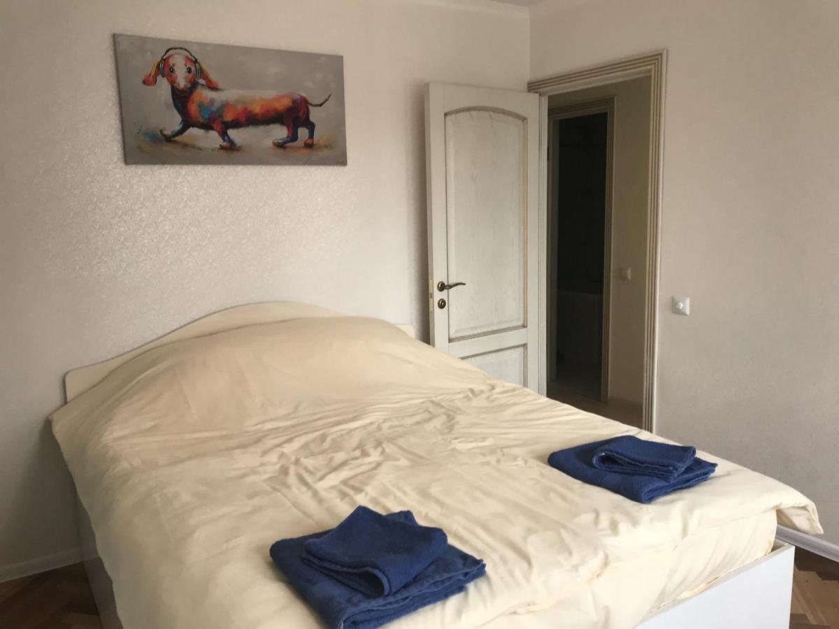 Sunny Apartment Overlooking The Royal Village Київ Екстер'єр фото