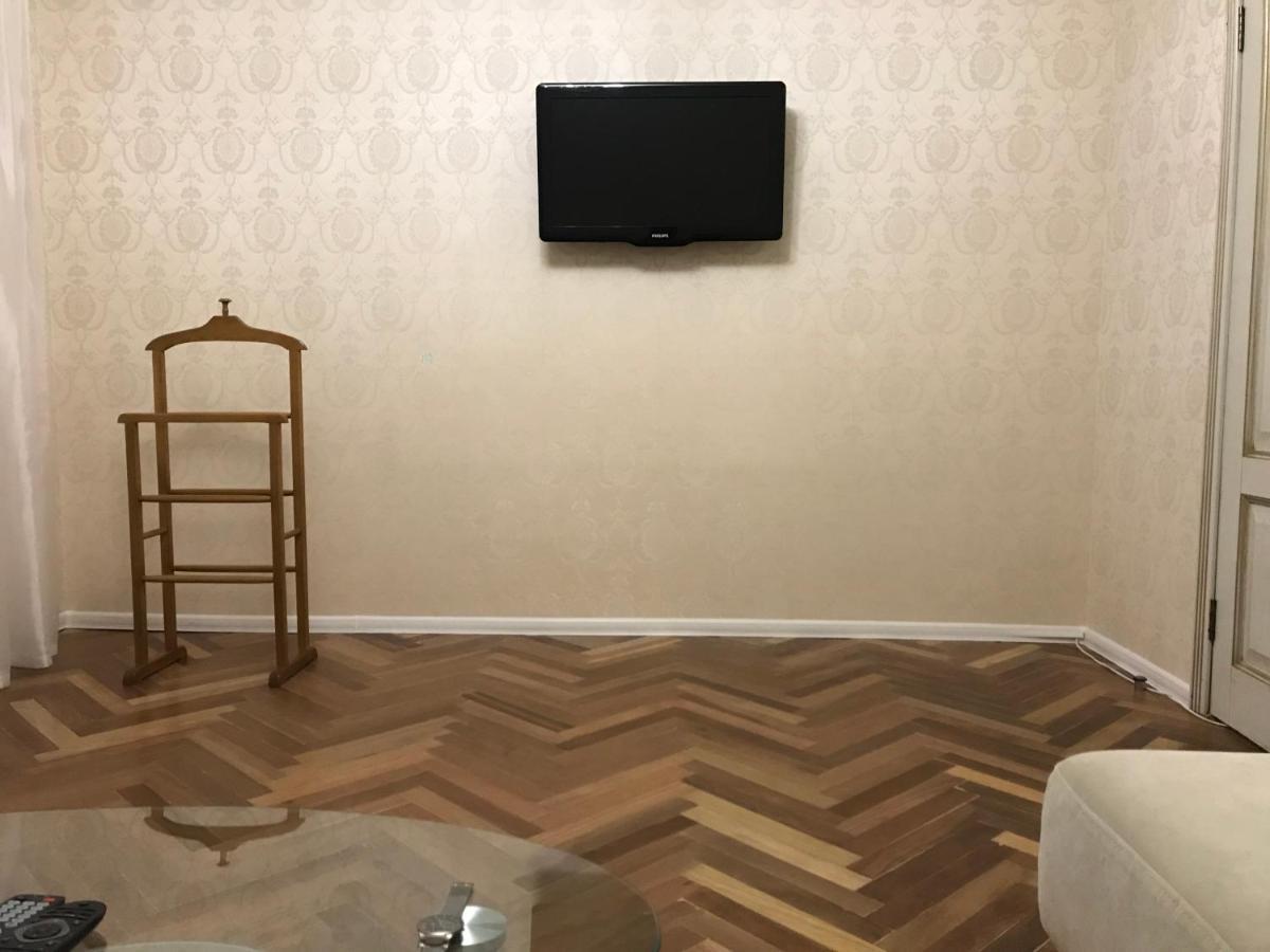 Sunny Apartment Overlooking The Royal Village Київ Екстер'єр фото